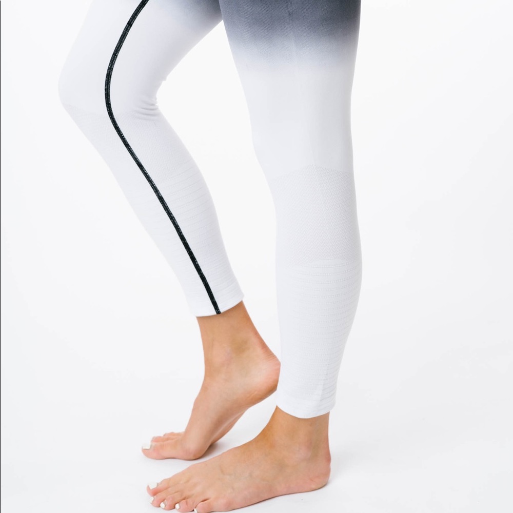 Black and White Ombre Performance Hi-Rise 7/8 24